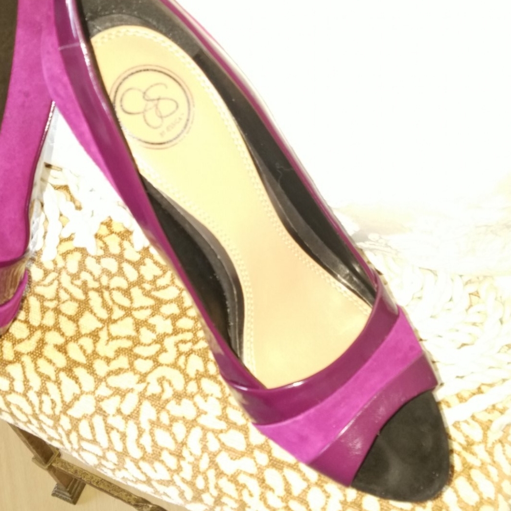 Shoes - Picture 4 of 7